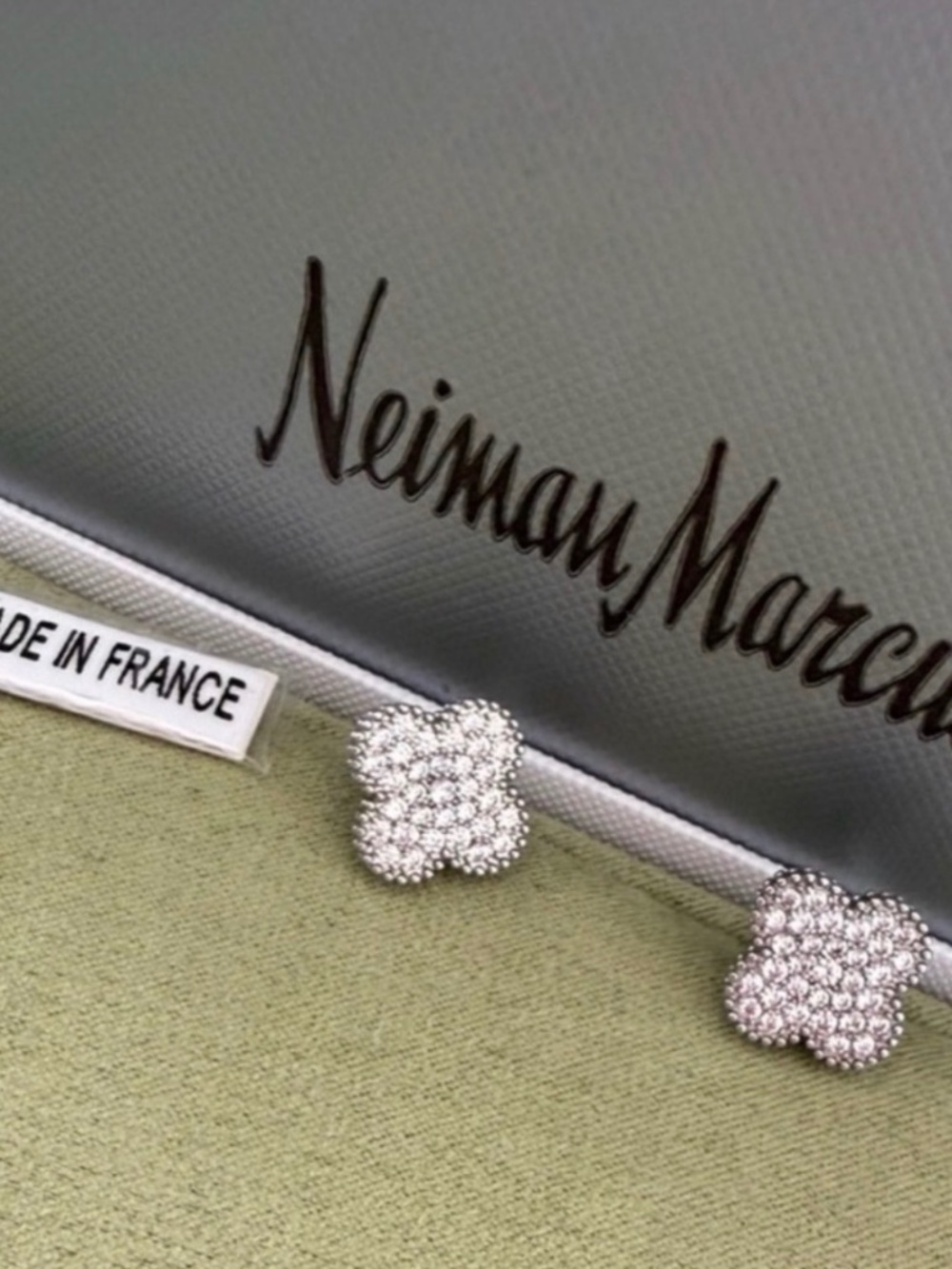 Luxury Vintage Lucky Clover 18k white gold $2500